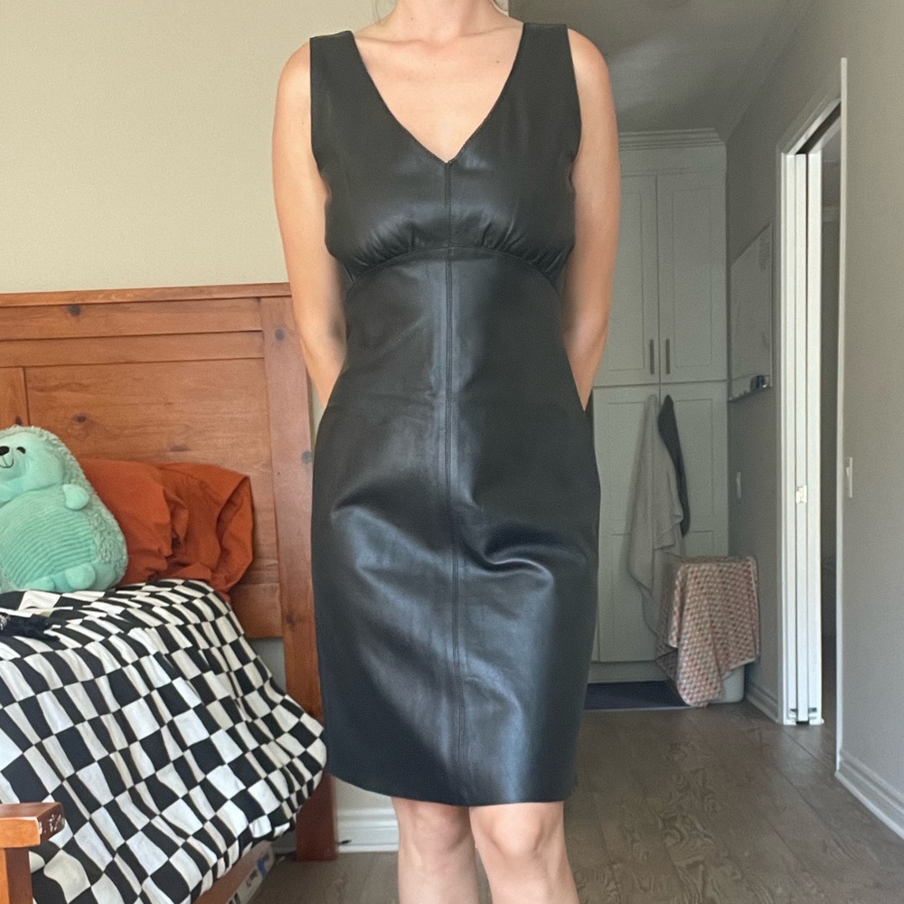 Tahari 100% leather midi tank dress - size 8 - excellent condition